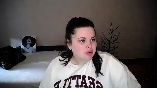 Emily Mo online show from 5, 4, 2026