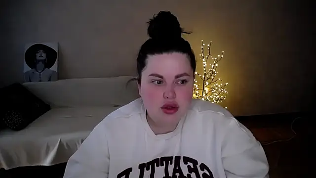 Emily Mo online show from 28, 5, 2026