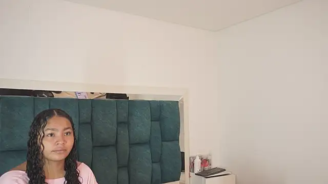 Snapshot of Anais_aradia chatting on 2, 7, 2026 Anais aradia online show from 2, 7, 2026