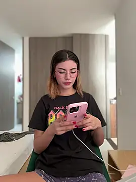 Your Honeey online show from 18, 1, 2025