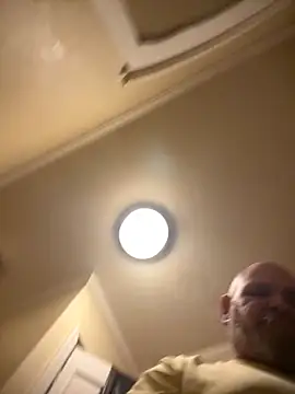 Snapshot of mrscum4u chatting on 31, 10, 2025 mrscum4u online show from 31, 10, 2025