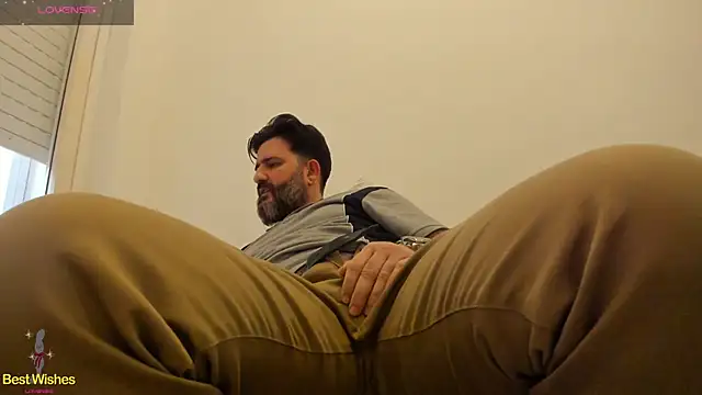 Snapshot of Maxi_TheBigDaddy chatting on 13, 1, 2025 Maxi TheBigDaddy online show from 13, 1, 2025