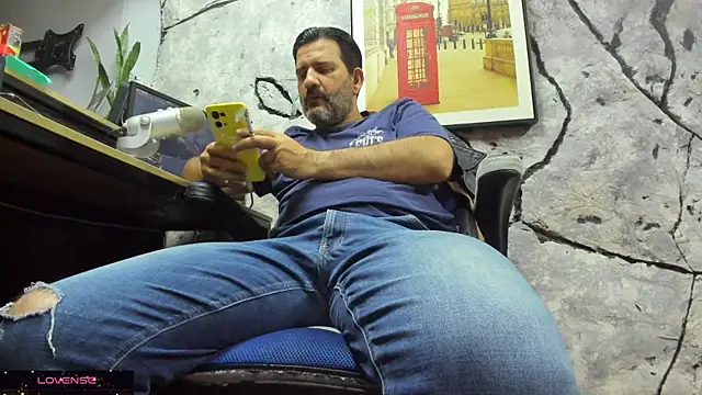 Snapshot of Maxi_TheBigDaddy chatting on 25, 11, 2025 Maxi TheBigDaddy online show from 25, 11, 2025