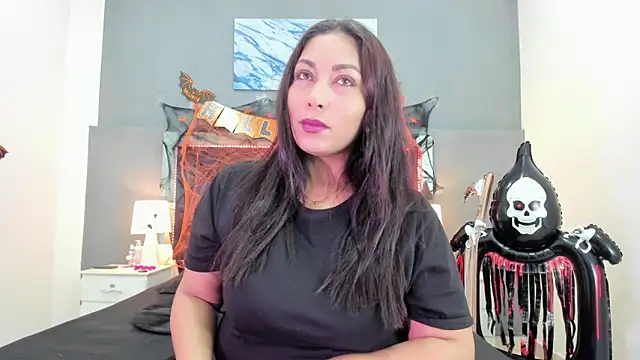 Snapshot of Lauralove_69 chatting on 29, 10, 2025 Lauralove 69 online show from 29, 10, 2025