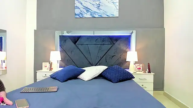 Snapshot of Lauralove_69 chatting on 29, 11, 2025 Lauralove 69 online show from 29, 11, 2025