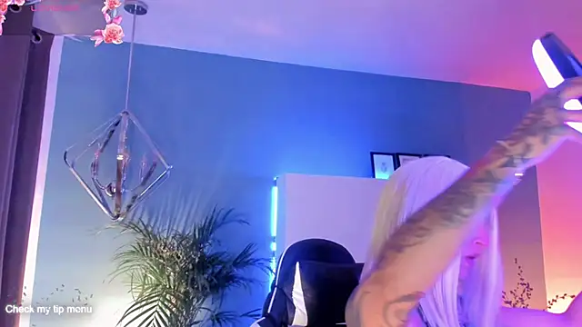 Snapshot of Megan_inked chatting on 9, 10, 2025 Megan inked online show from 9, 10, 2025