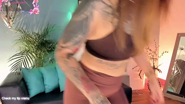 Snapshot of Megan_inked chatting on 15, 10, 2025 Megan inked online show from 15, 10, 2025