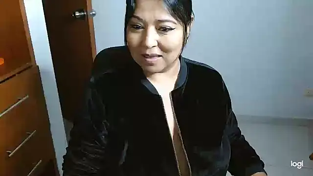 Snapshot of mariemiller19 chatting on 10, 12, 2024 mariemiller19 online show from 10, 12, 2024