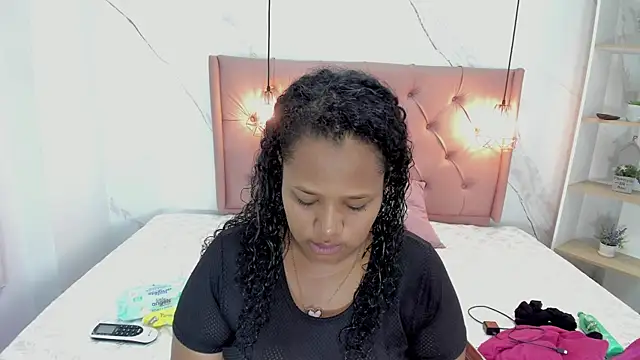 Snapshot of Belle_Brunette chatting on 14, 2, 2025 Belle Brunette online show from 14, 2, 2025
