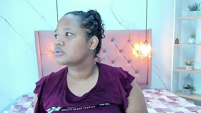 Snapshot of Belle_Brunette chatting on 4, 10, 2025 Belle Brunette online show from 4, 10, 2025