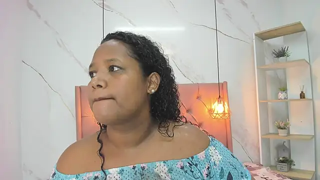 Snapshot of Belle_Brunette chatting on 7, 10, 2025 Belle Brunette online show from 7, 10, 2025