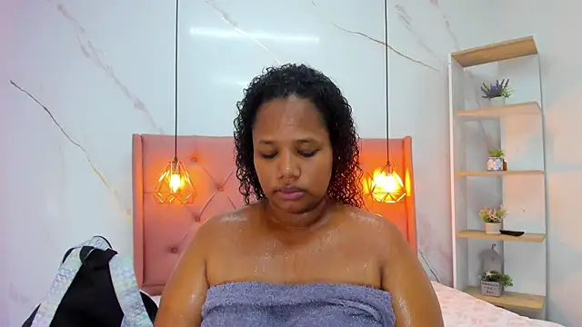 Snapshot of Belle_Brunette chatting on 11, 10, 2025 Belle Brunette online show from 11, 10, 2025