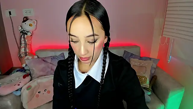 tinysara online show from 17, 5, 2026