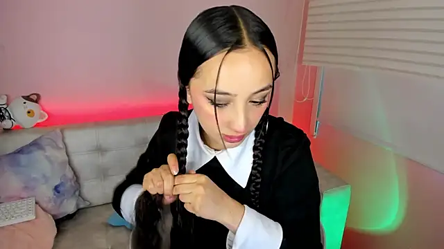 tinysara online show from 25, 7, 2026