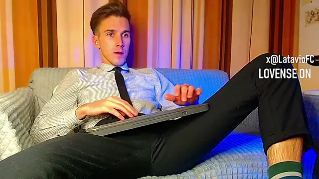 Midnighter  online show from 22, 11, 2025