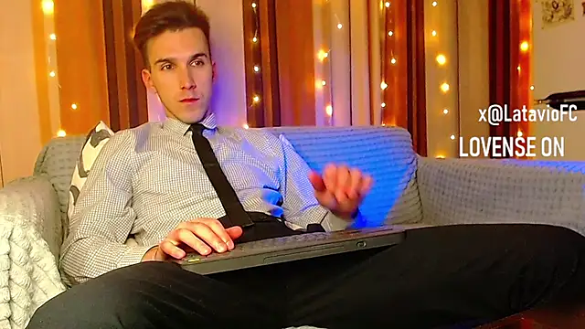 Snapshot of Midnighter_ chatting on 21, 12, 2025 Midnighter online show from 21, 12, 2025