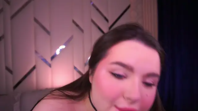 CuteAmberr online show from 5, 3, 2025