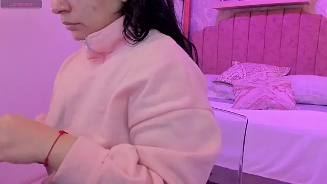 Snapshot of scarlet_miller1 chatting on 25, 10, 2025 scarlet miller1 online show from 25, 10, 2025