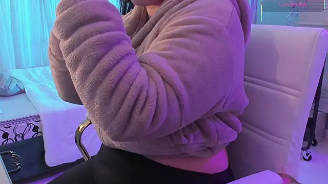 Snapshot of scarlet_miller1 chatting on 10, 11, 2025 scarlet miller1 online show from 10, 11, 2025