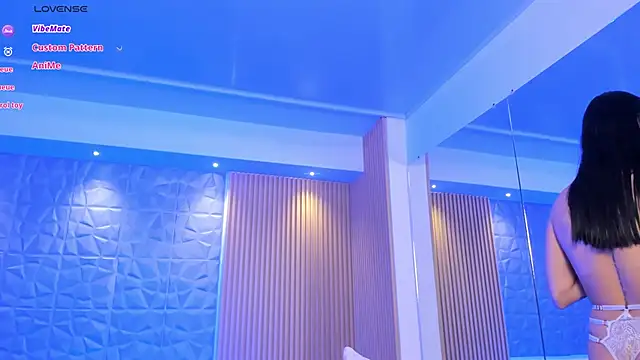 charlottewhitte online show from 30, 1, 2025