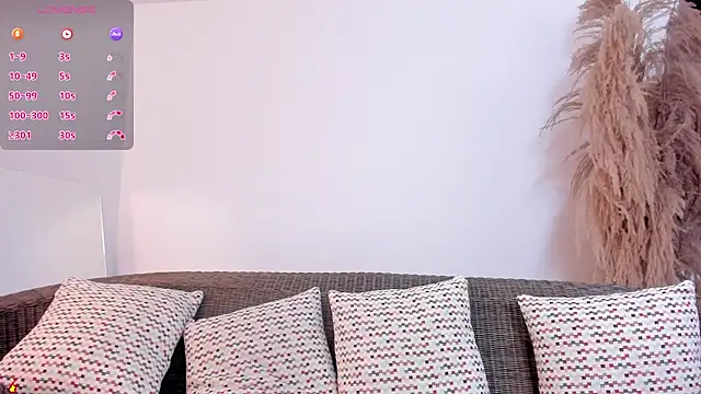 charlottewhitte online show from 5, 3, 2025