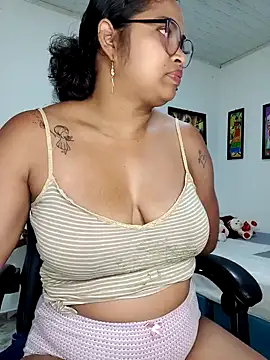 Snapshot of chalohott chatting on 30, 1, 2025 chalohott online show from 30, 1, 2025
