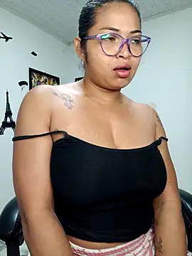 Snapshot of chalohott chatting on 14, 9, 2025 chalohott online show from 14, 9, 2025