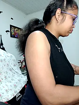 Snapshot of chalohott chatting on 24, 9, 2025 chalohott online show from 24, 9, 2025