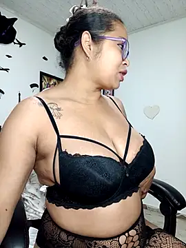 Snapshot of chalohott chatting on 12, 10, 2025 chalohott online show from 12, 10, 2025
