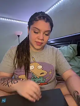 QueenNuttCollector online show from 30, 12, 2024