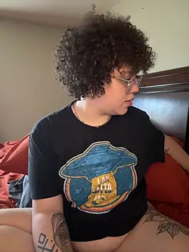 QueenNuttCollector online show from 11, 9, 2025