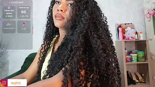 HOTBLACKANDWHITE2 online show from 7, 2, 2026