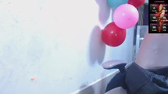 Snapshot of toxxxic_cams chatting on 18, 11, 2025 toxxxic cams online show from 18, 11, 2025