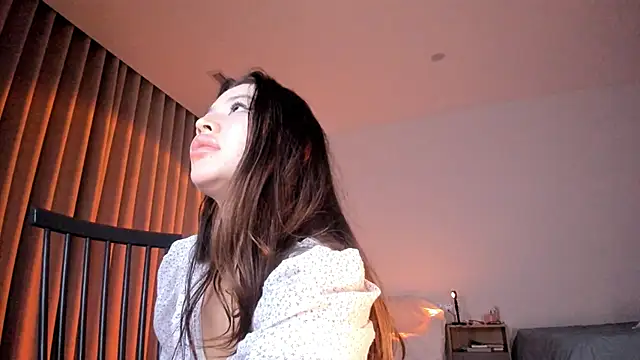 Snapshot of kawaii_mia chatting on 1, 1, 2025 kawaii mia online show from 1, 1, 2025