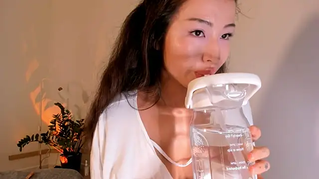 Snapshot of kawaii_mia chatting on 1, 10, 2025 kawaii mia online show from 1, 10, 2025