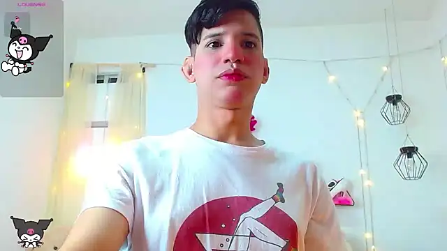 Snapshot of Ariel_Femboy_ chatting on 10, 1, 2025 Ariel Femboy online show from 10, 1, 2025