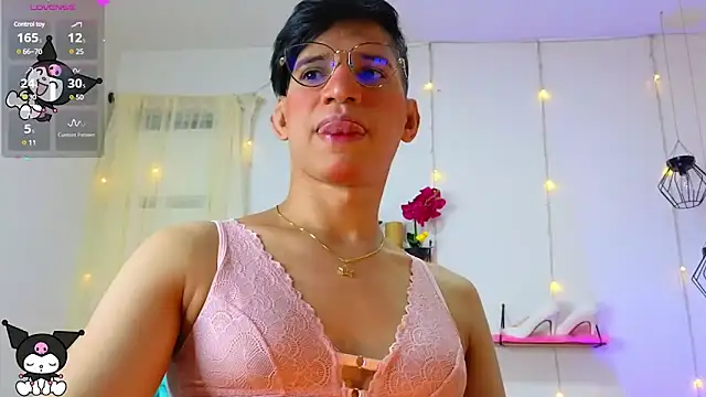 Snapshot of Ariel_Femboy_ chatting on 5, 3, 2025 Ariel Femboy online show from 5, 3, 2025