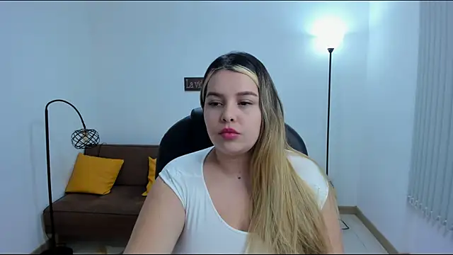 Snapshot of camiilaa1 chatting on 8, 2, 2025 camiilaa1 online show from 8, 2, 2025