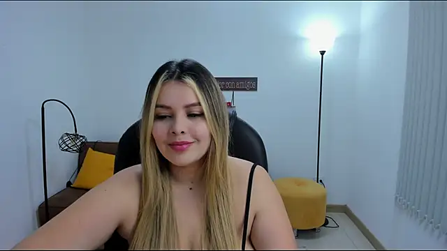 Snapshot of camiilaa1 chatting on 9, 2, 2025 camiilaa1 online show from 9, 2, 2025