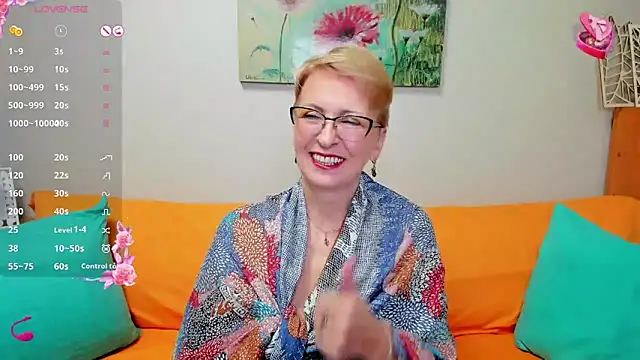 Snapshot of iamyourdream89 chatting on 8, 2, 2025 iamyourdream89 online show from 8, 2, 2025