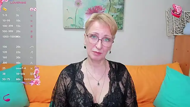 Snapshot of iamyourdream89 chatting on 28, 2, 2025 iamyourdream89 online show from 28, 2, 2025