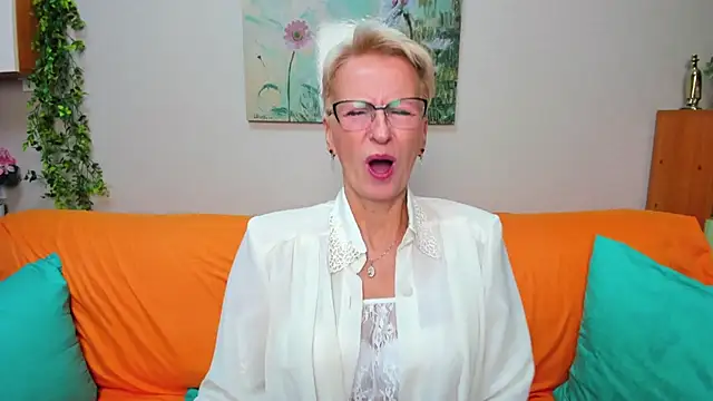 Snapshot of iamyourdream89 chatting on 20, 9, 2025 iamyourdream89 online show from 20, 9, 2025