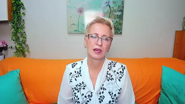 Snapshot of iamyourdream89 chatting on 29, 9, 2025 iamyourdream89 online show from 29, 9, 2025