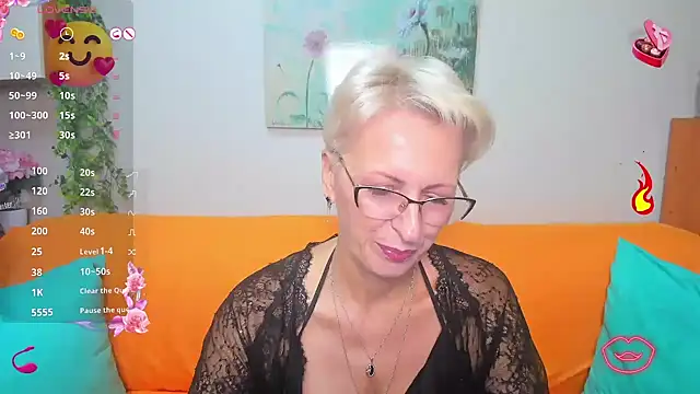 Snapshot of iamyourdream89 chatting on 3, 10, 2025 iamyourdream89 online show from 3, 10, 2025