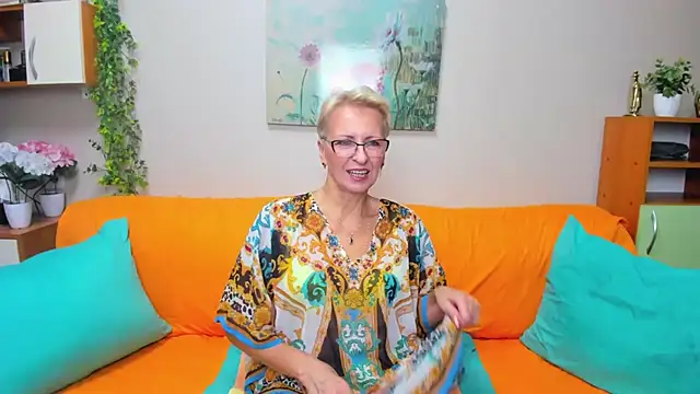 Snapshot of iamyourdream89 chatting on 6, 10, 2025 iamyourdream89 online show from 6, 10, 2025