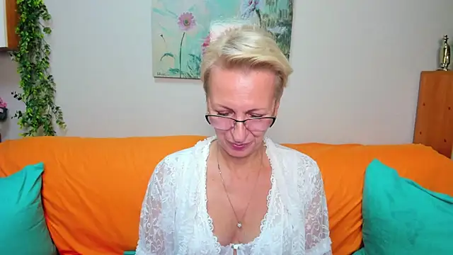 Snapshot of iamyourdream89 chatting on 14, 10, 2025 iamyourdream89 online show from 14, 10, 2025