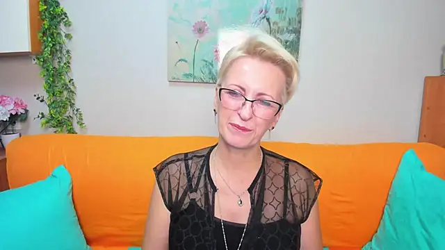 Snapshot of iamyourdream89 chatting on 15, 10, 2025 iamyourdream89 online show from 15, 10, 2025