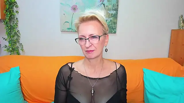 Snapshot of iamyourdream89 chatting on 26, 10, 2025 iamyourdream89 online show from 26, 10, 2025