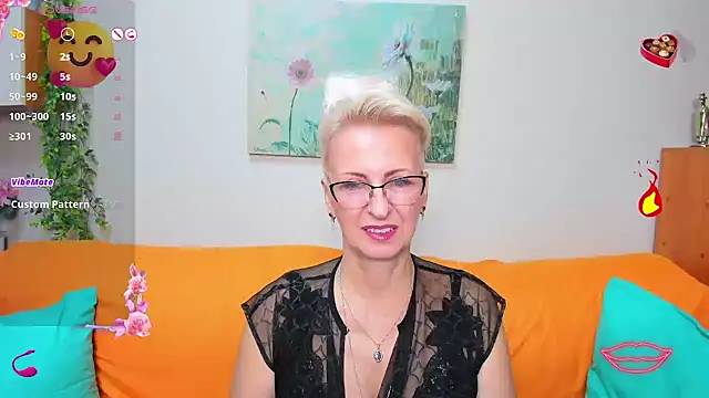 Snapshot of iamyourdream89 chatting on 30, 10, 2025 iamyourdream89 online show from 30, 10, 2025