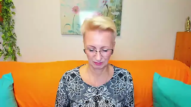 Snapshot of iamyourdream89 chatting on 2, 11, 2025 iamyourdream89 online show from 2, 11, 2025